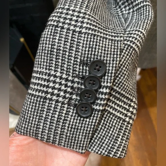 Everlane, Italian Wool, Oversized, Blazer in Glen Plaid! - Picture 14 of 16